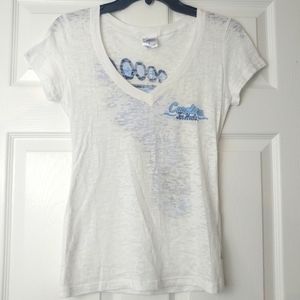 4/$15 💗 V-Neck Carolina Tar Heels Size S T-Shirt White & Blue
